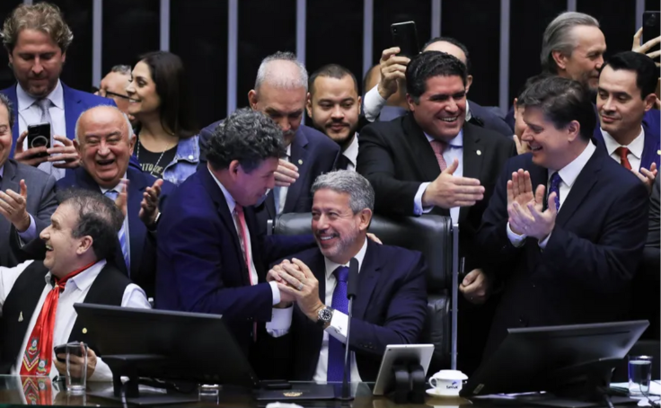 Reforma Tributária e as Holdings: O que muda e como adaptar sua estrutura